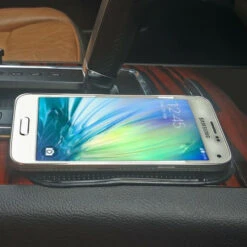 Auslauf 🎁 1x Nemaxx Antirutsch-Pad Black Gecko - Starke Haftung Für Ihr Handy Dank KFZ Halterung ✔️ -Nemaxx Verkäufe unnamed file 513